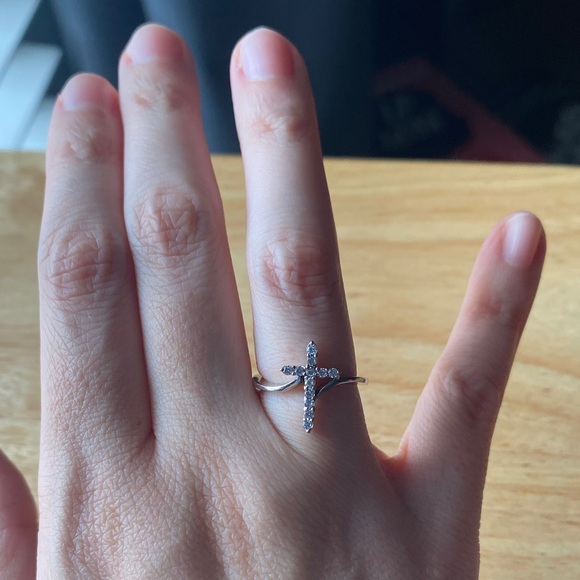 Women’s Sterling Silver Cross Ring with Clear Stones - Picture 4 of 6